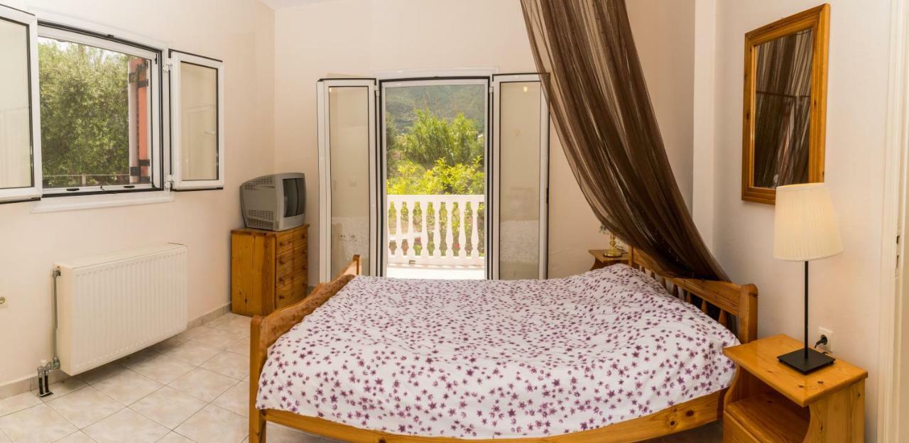 Ferienwohnung 2 Bed House With Mountain View Alykes  Exterior foto